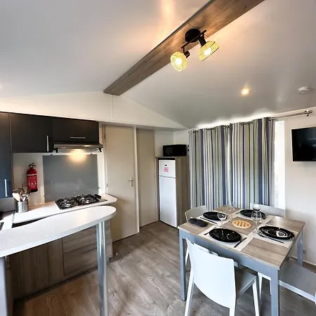 Mobile-home Moderne - A 800m 카브레톤